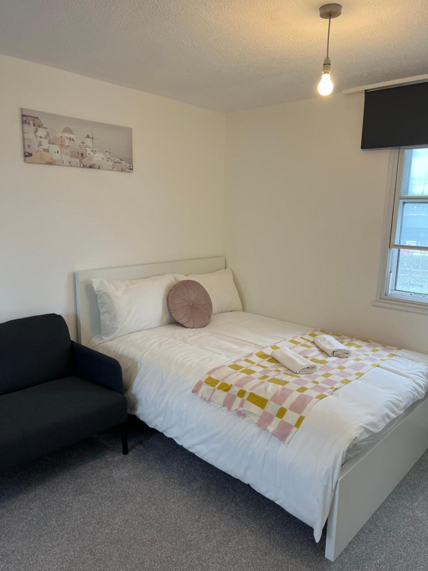 Lovely Entire Flat With Private Balcony In Euston-central Apartment