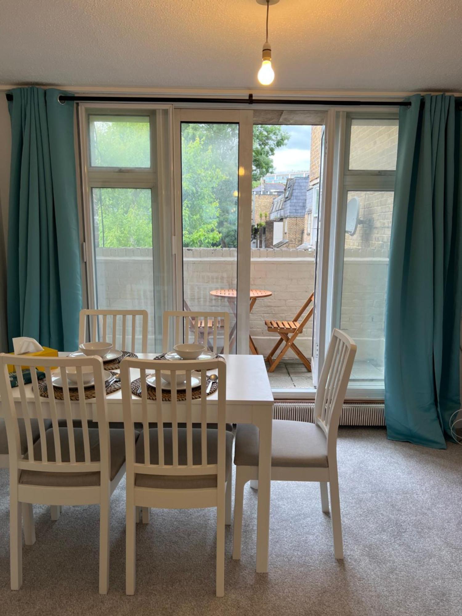 Apartment Lovely Entire Flat With Private Balcony In Euston-central *
