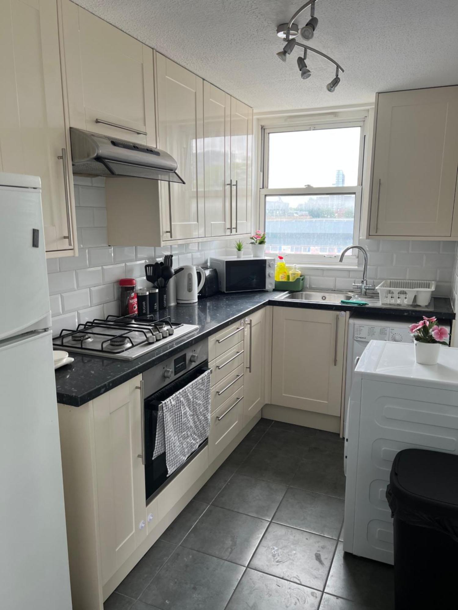 Apartment Lovely Entire Flat With Private Balcony In Euston-central *