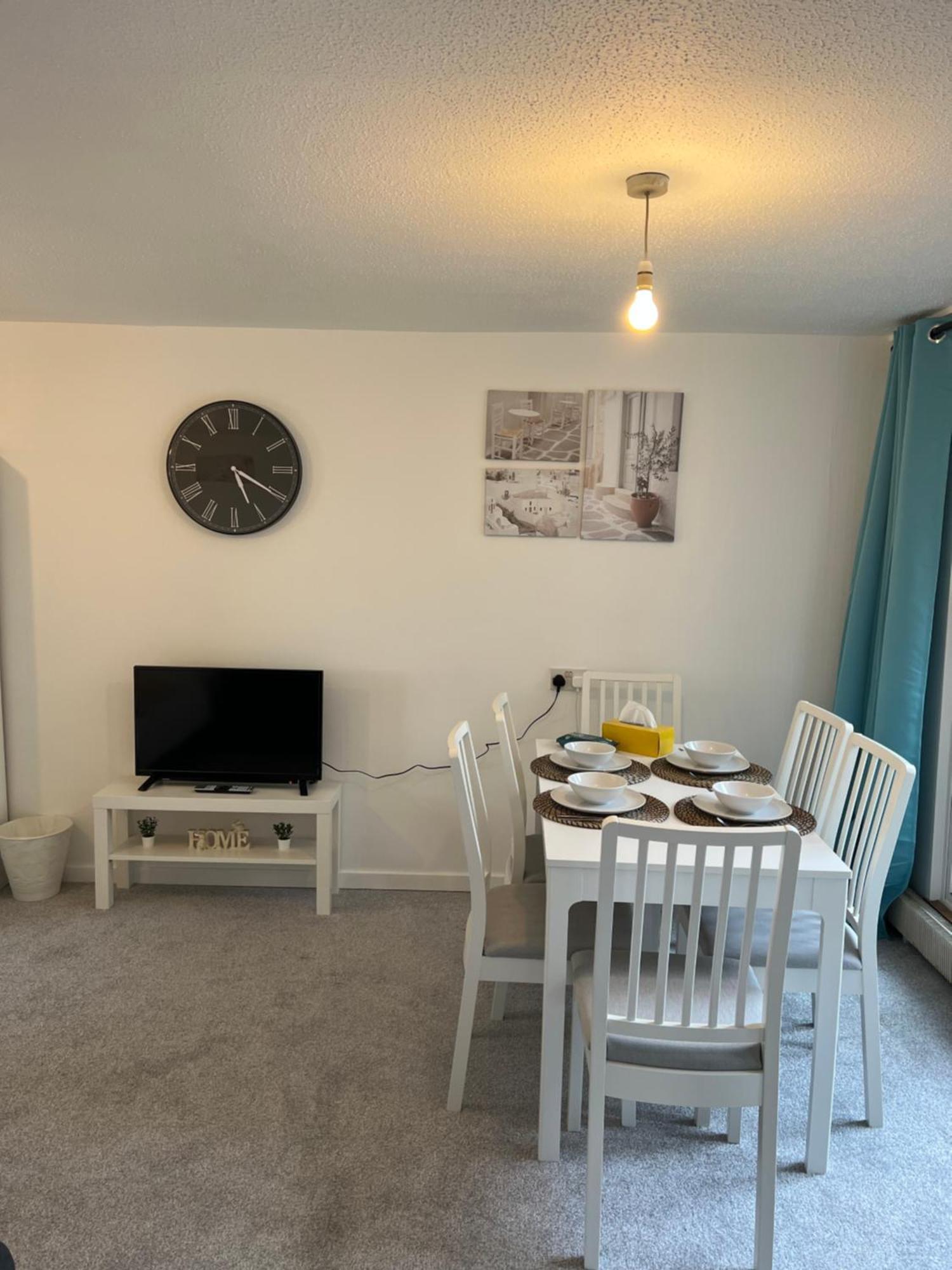 Lovely Entire Flat With Private Balcony In Euston-central Apartment *